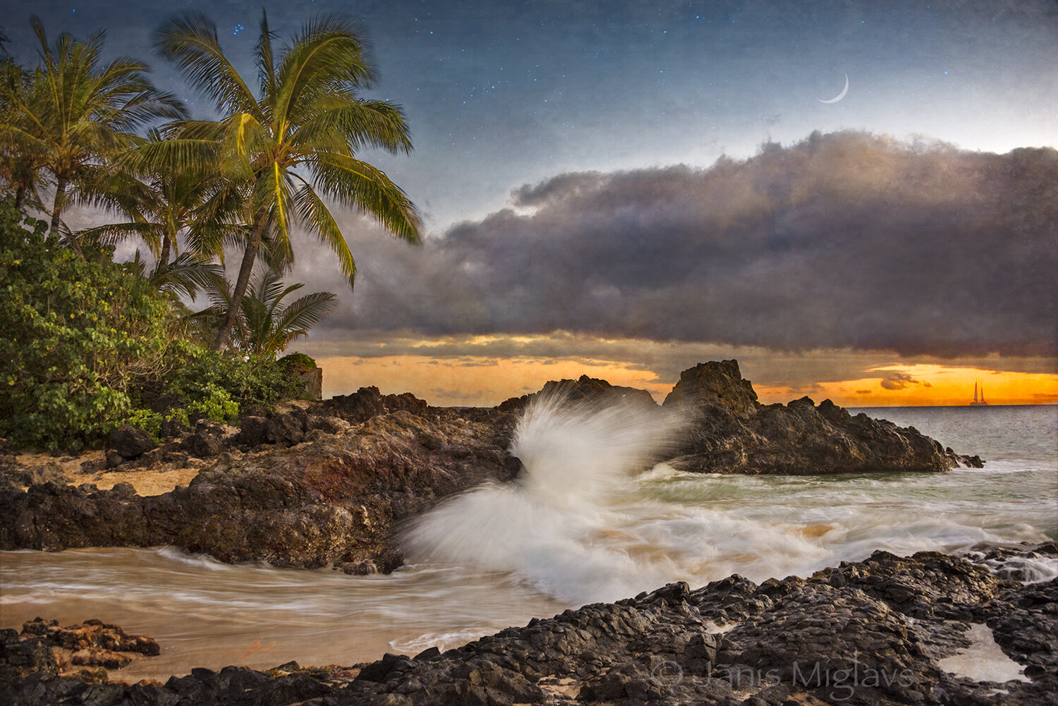 Sunset Secret Beach, Maui