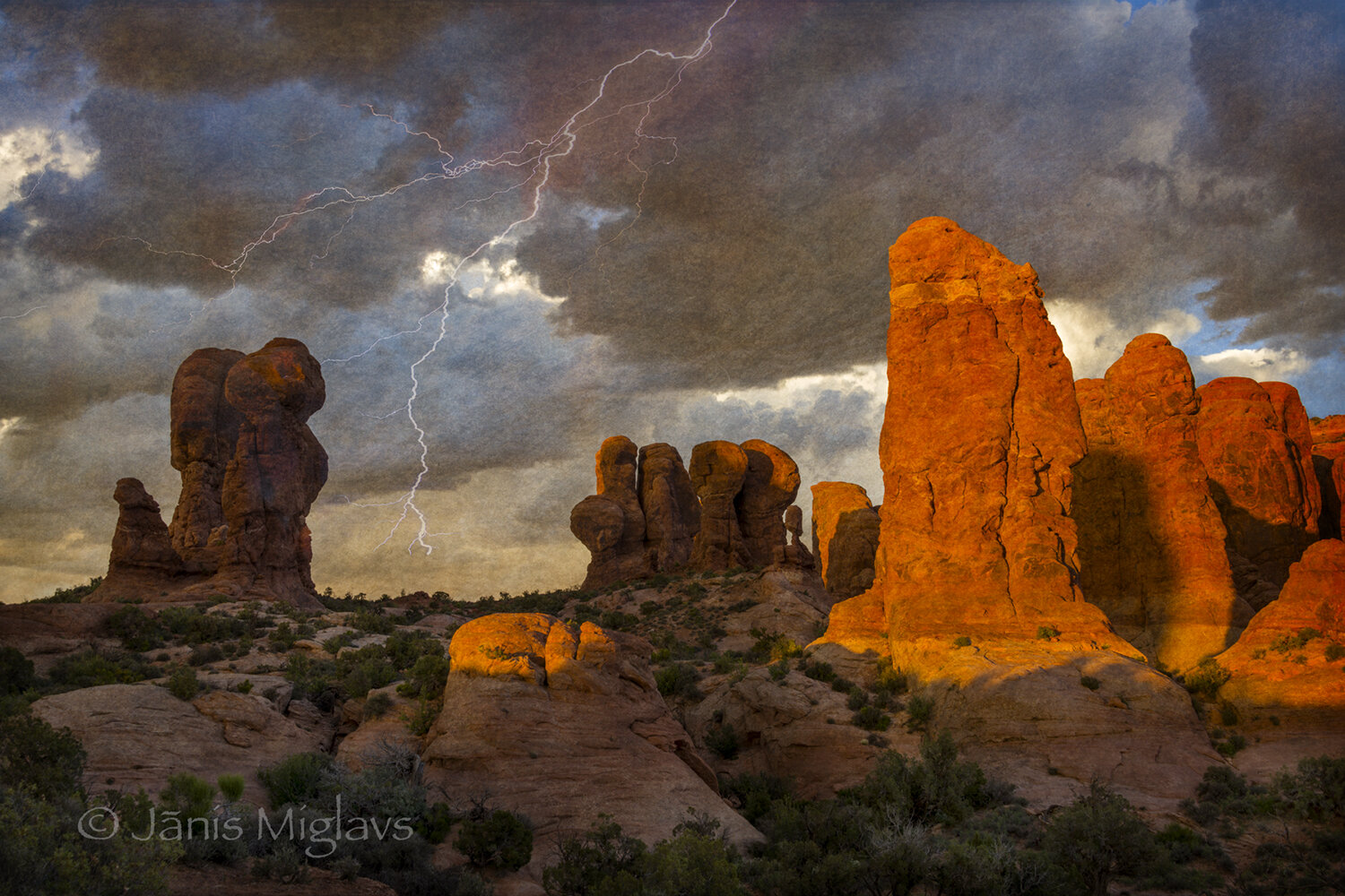 Lightning Arches National Park