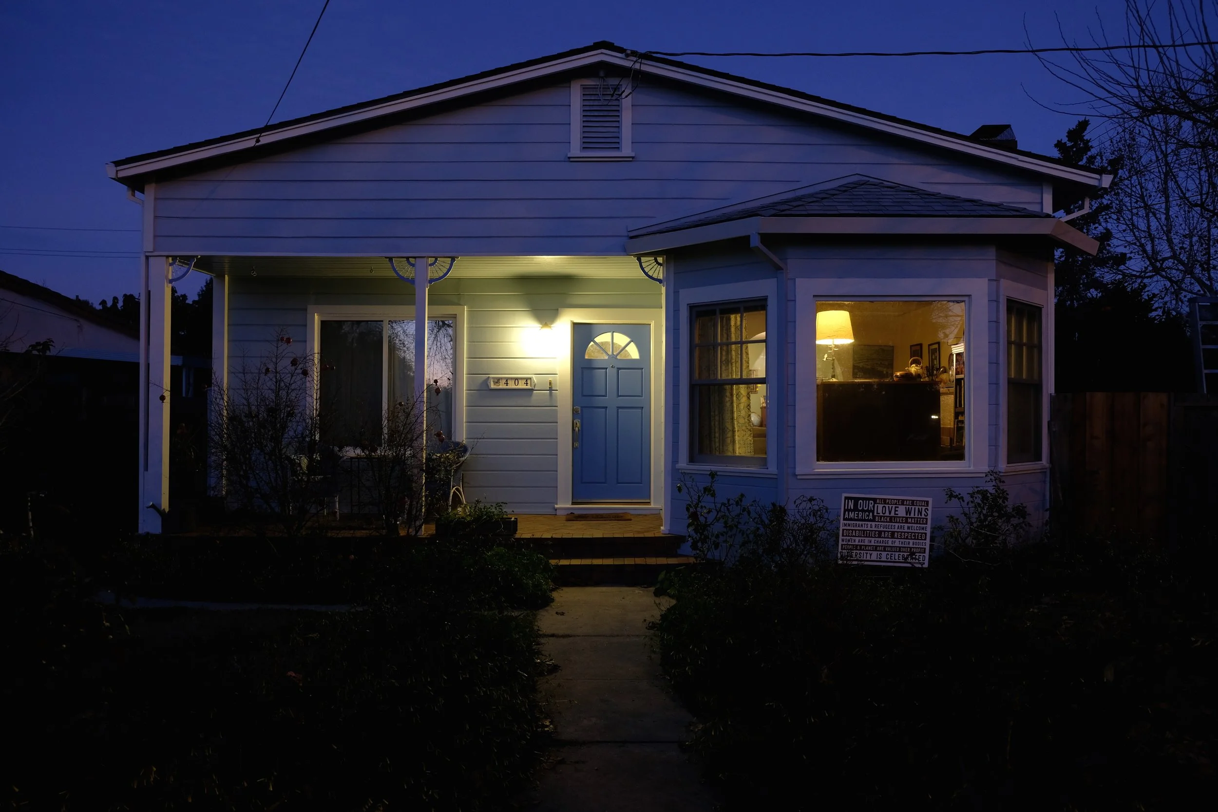 28mm view on 35mm (full frame) camera, same angle as 18mm on APS-C crop sensor camera.