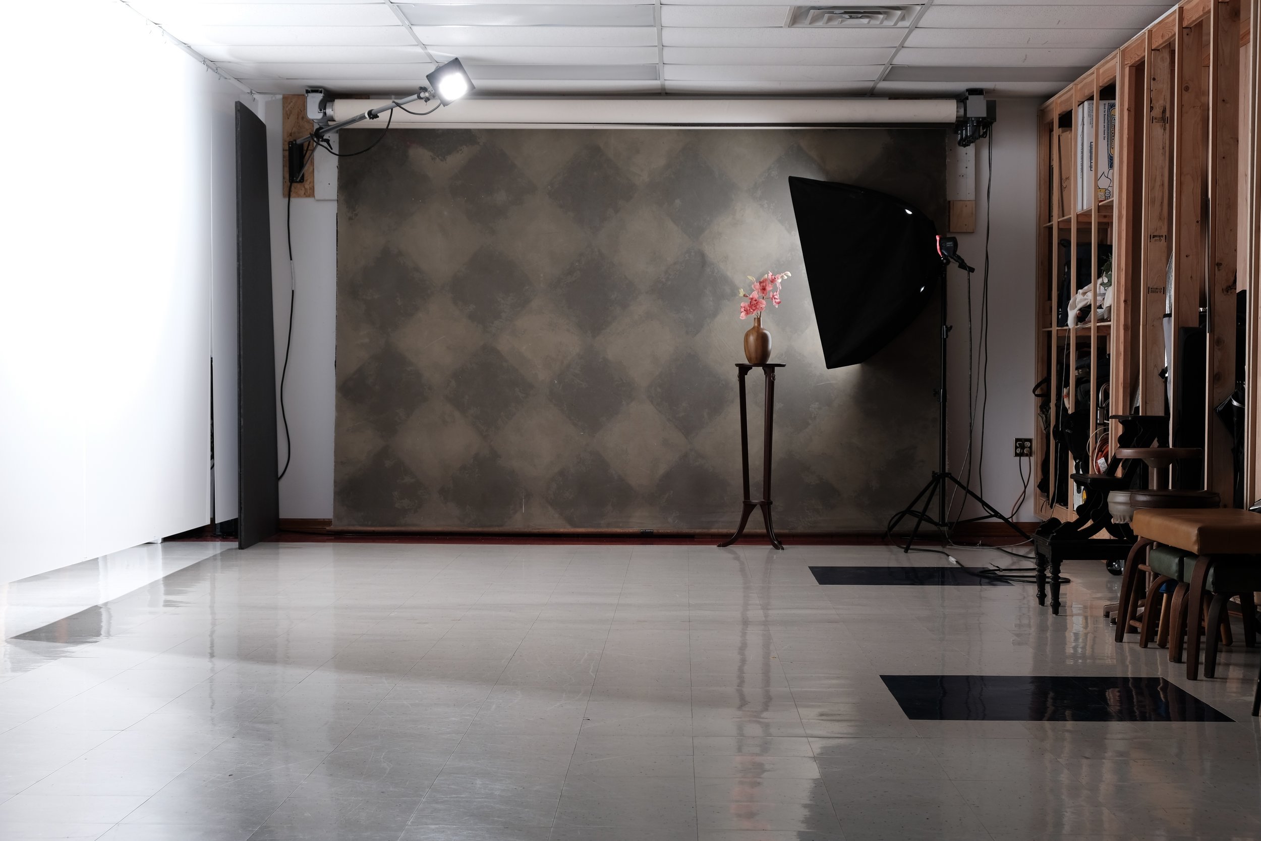 16x30 space with three 12ft canvas background options. Sample Images from studio 2 here.