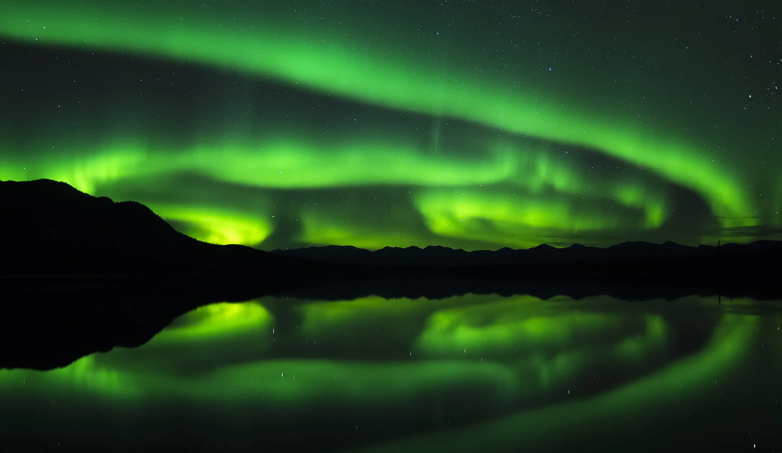 Aurora Kloo Lake lumix.jpg