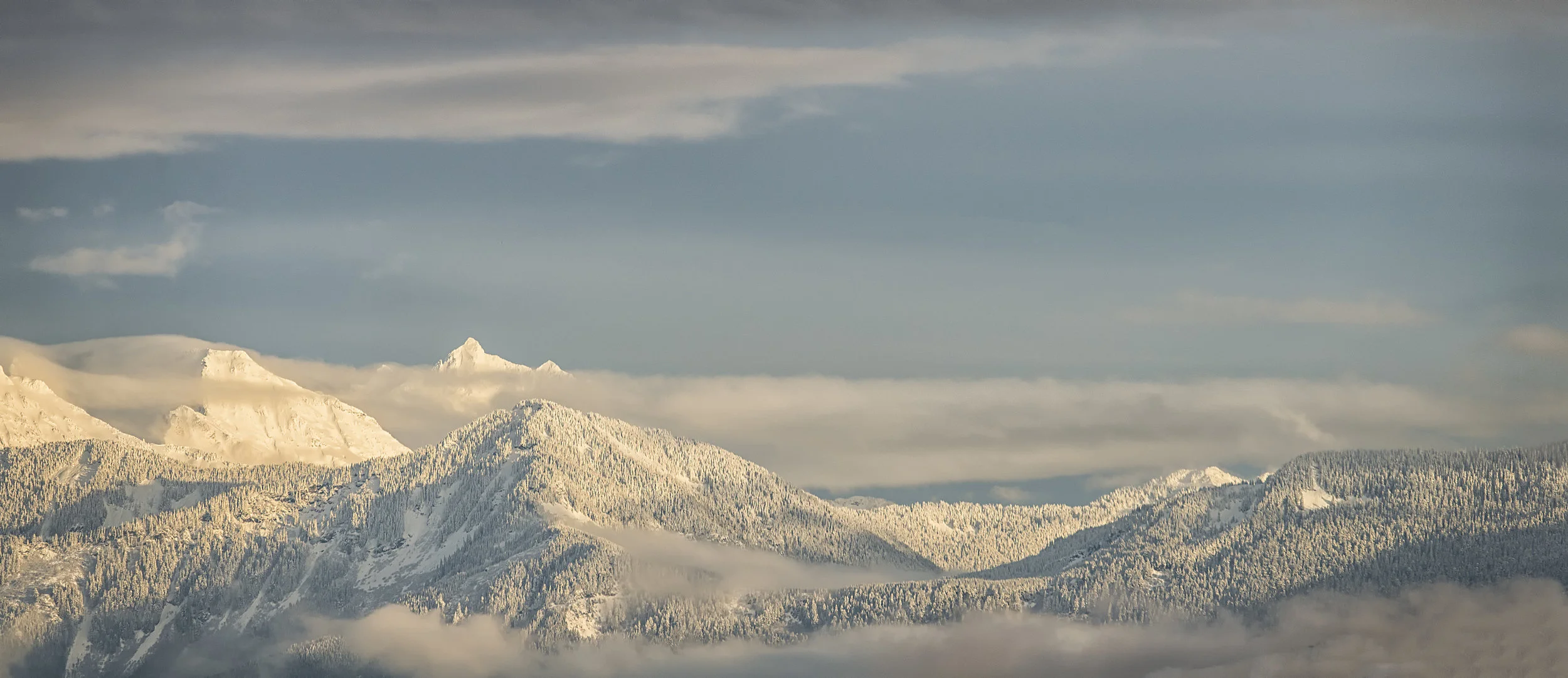 SNOW TOP MOUNTIANS .jpg