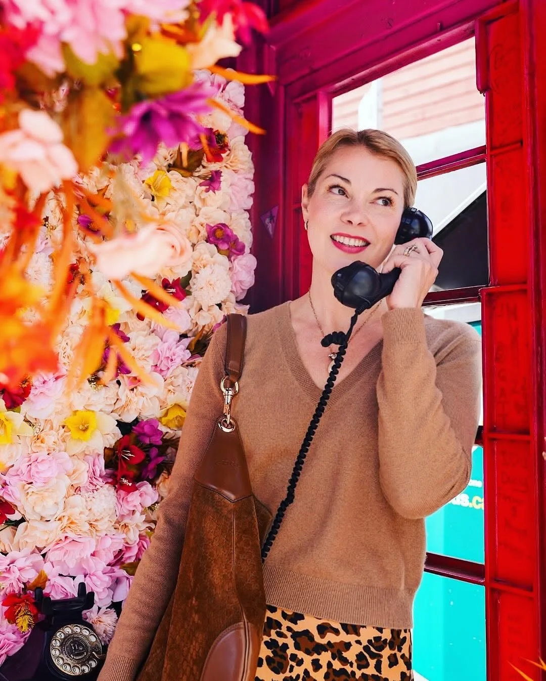 CELEBRATING FALL IN KENSINGTON // Come on down to Kensington and experience fall to the fullest. Stop by our office for a coffee, pop back down to see this newly decorated frame and phone booth - both perfect for fall inspired photos. Don&rsquo;t for
