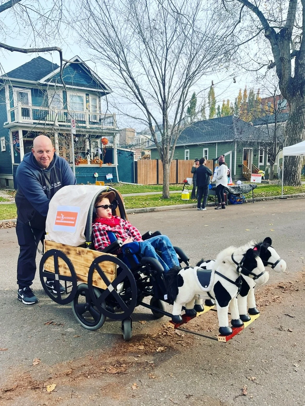 NATIONAL TREAT ACCESSIBLY PREPARATION DAY // Today, October 16, marks the first-ever National Treat Accessibly Preparation day. This is a huge milestone toward @treataccessibly&rsquo;s mission to make trick-or-treating accessible for everyBODY. 

We 