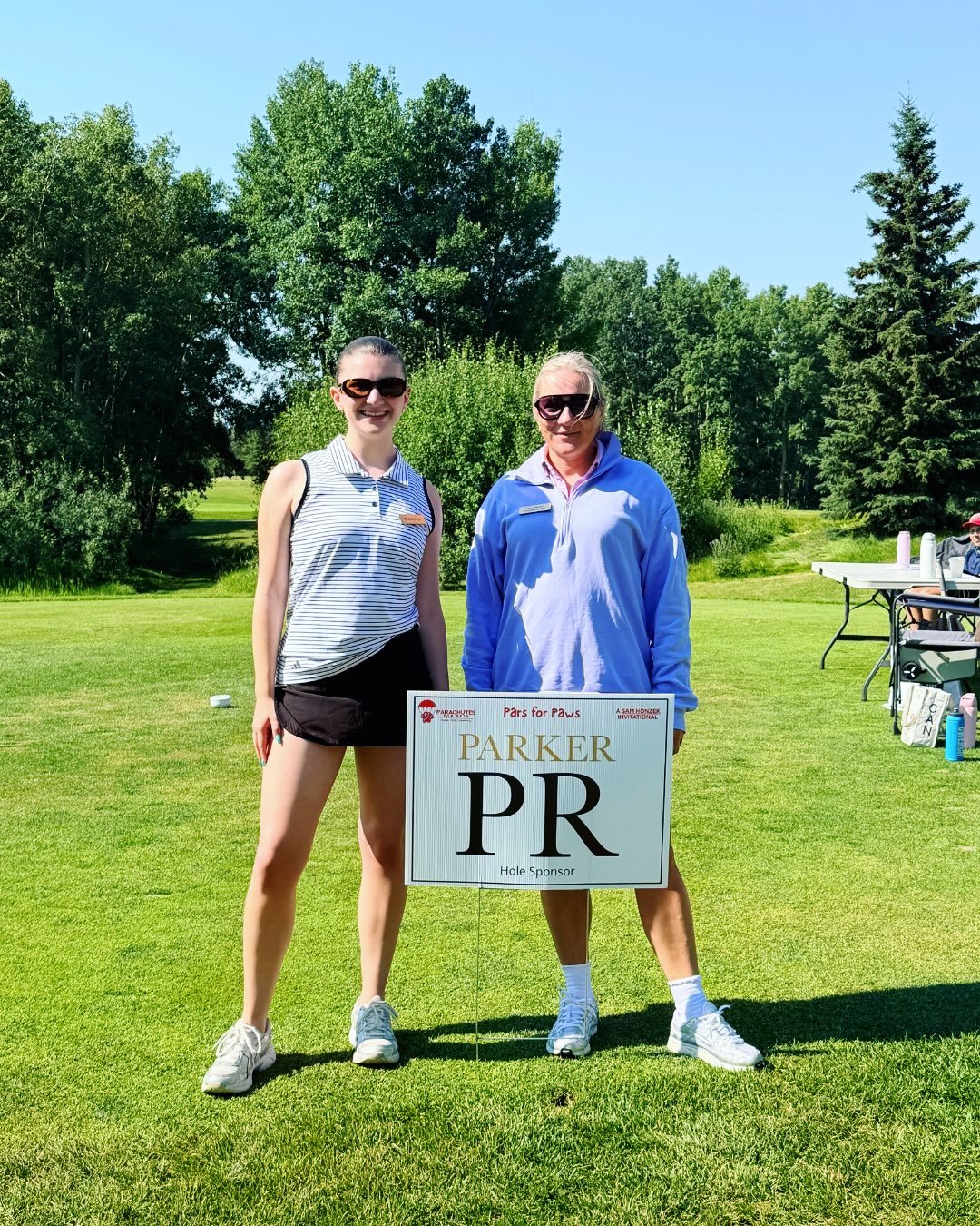 PARS FOR PAWS GOLF TOURNAMENT // What an incredible day on the @lynxridgegc course supporting @parachutesforpets!⛳️🐾 This golf tournament supported Parachutes for Pets&rsquo; mission to help vulnerable people and their pets stay together by providin