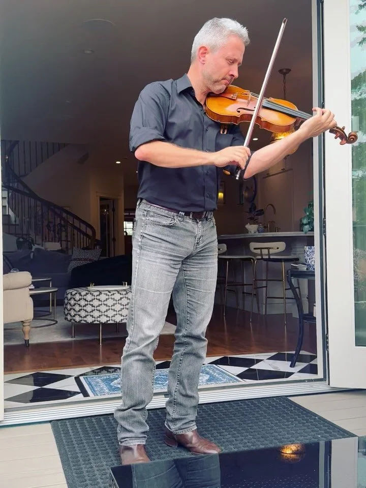 BACH // My friend Emmanuel (since kindergarten at the @calgarywaldorfschool ) and I went for lunch today @pulcinellayyc and came back to my house for an espresso. 

He is an incredible musician trained at Juilliard so when he offered to perform Johan