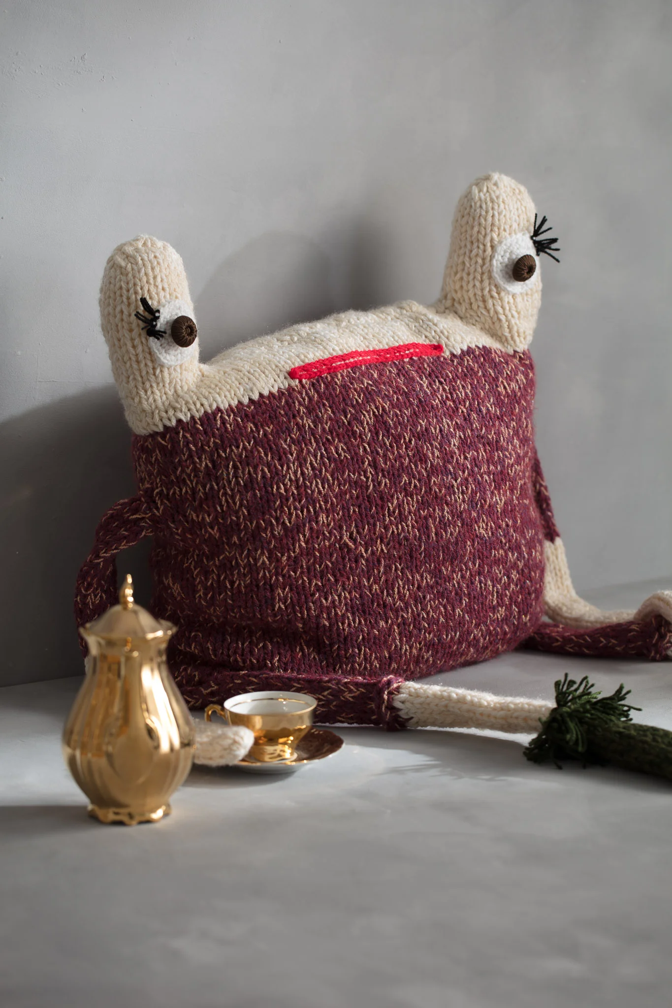 Handgschdrickt Kissen Monster Gundi