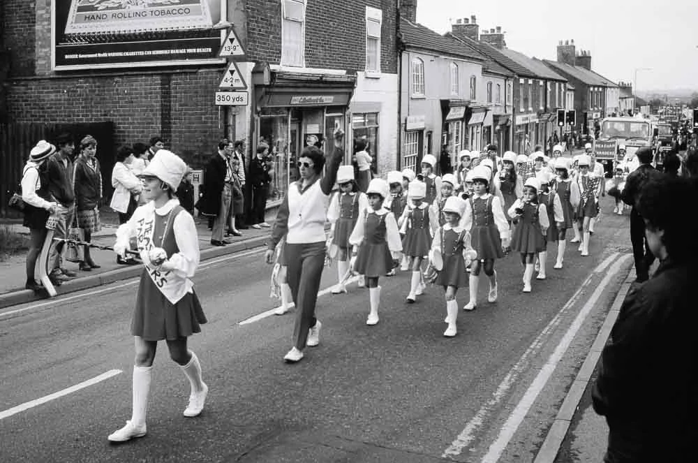 16 - 20071120_img_5336 - Measham Marchers - High STreet - Measham - BW.jpg