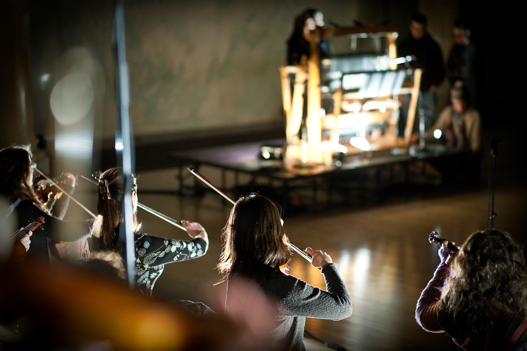 gail&violins090117_REREMBERER_Bocanegra_©Serling_2009_7343.jpg