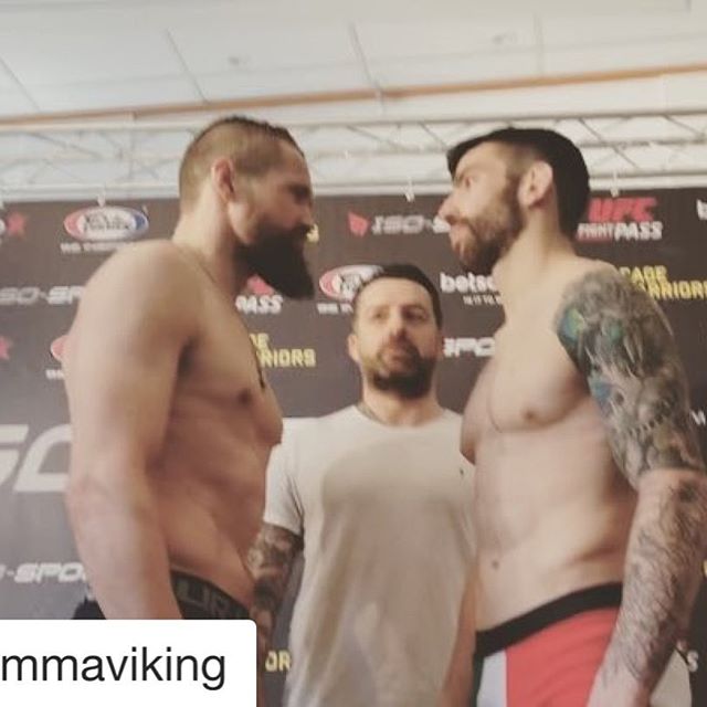@dalbymma er klar til at tr&aelig;de ind i buret igen i morgen💪🏼 #Repost @mmaviking with @get_repost
・・・
@dalbymma on weight and ready to go for tomorrow&rsquo;s main event at @cagewarriors in Gothenburg 🇩🇰 #LOKOMOTIVO
