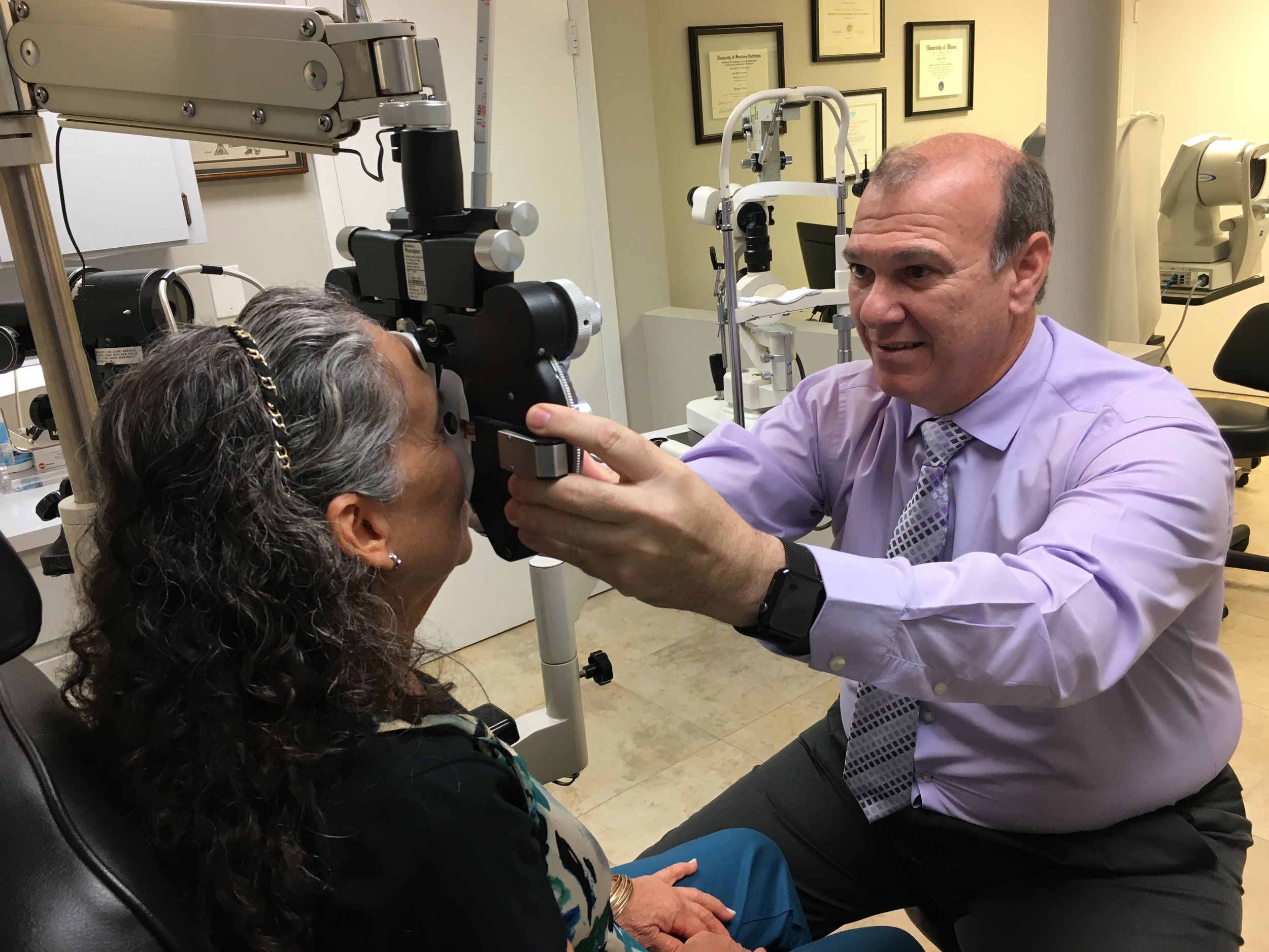  Dr. Ricardo Silva, Optometrist who's family practice is located in Miami, that specializes in Contact Lenses and glasses prescriptions.&nbsp; His specialty is with Toric, Multi-focal Lenses, and eye conditions such as Keratoconus but also provides e