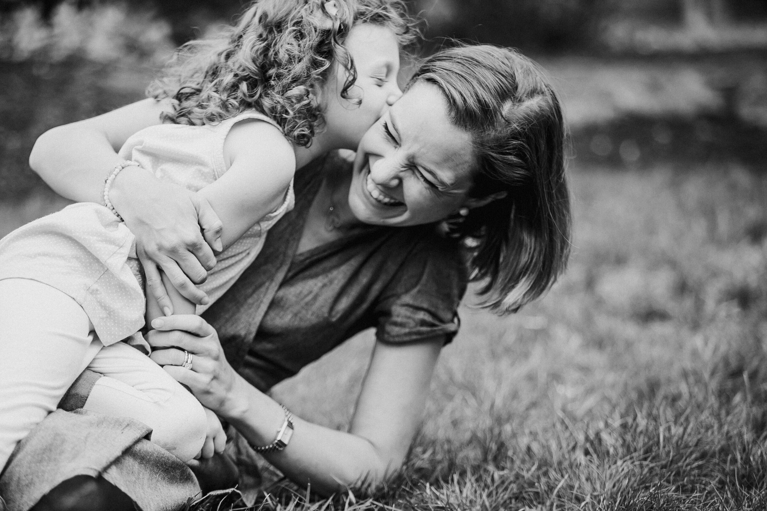 mother-daughter-playing-kissing-henrico-county-virginia.jpg