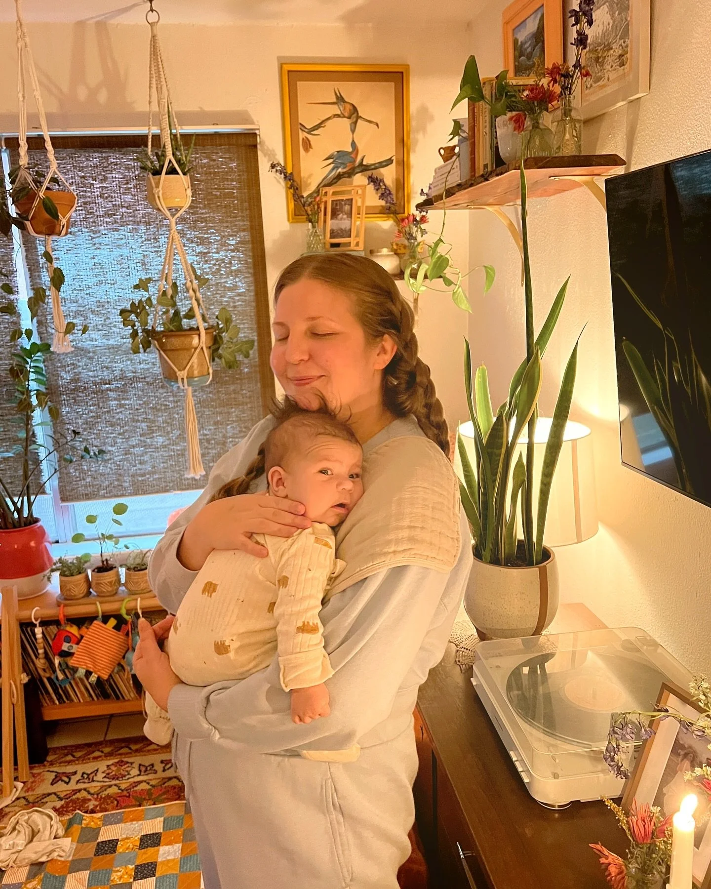 Snugs, late garden harvests, homemade za, dates with and without our sweet guy, cutie cats&hellip;it&rsquo;s a sweet szn ✨