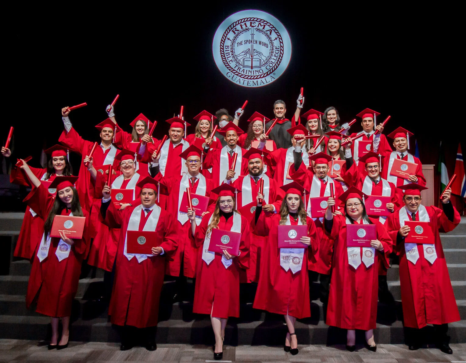 Graduación Cuarta Promoción Rhema Guatemala