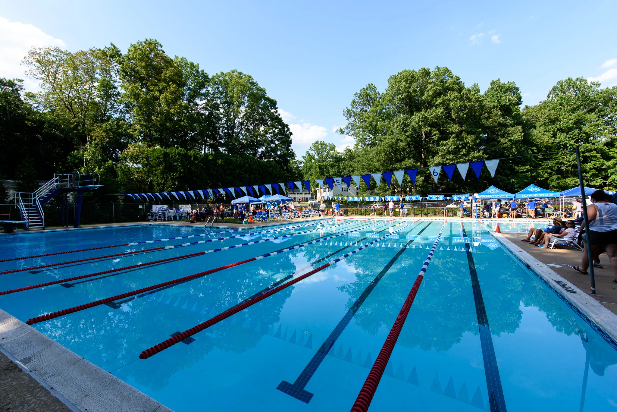 Fox-Hunt-Pool_FX-Splash_Relay Carnival_2018.07.11_003.jpg