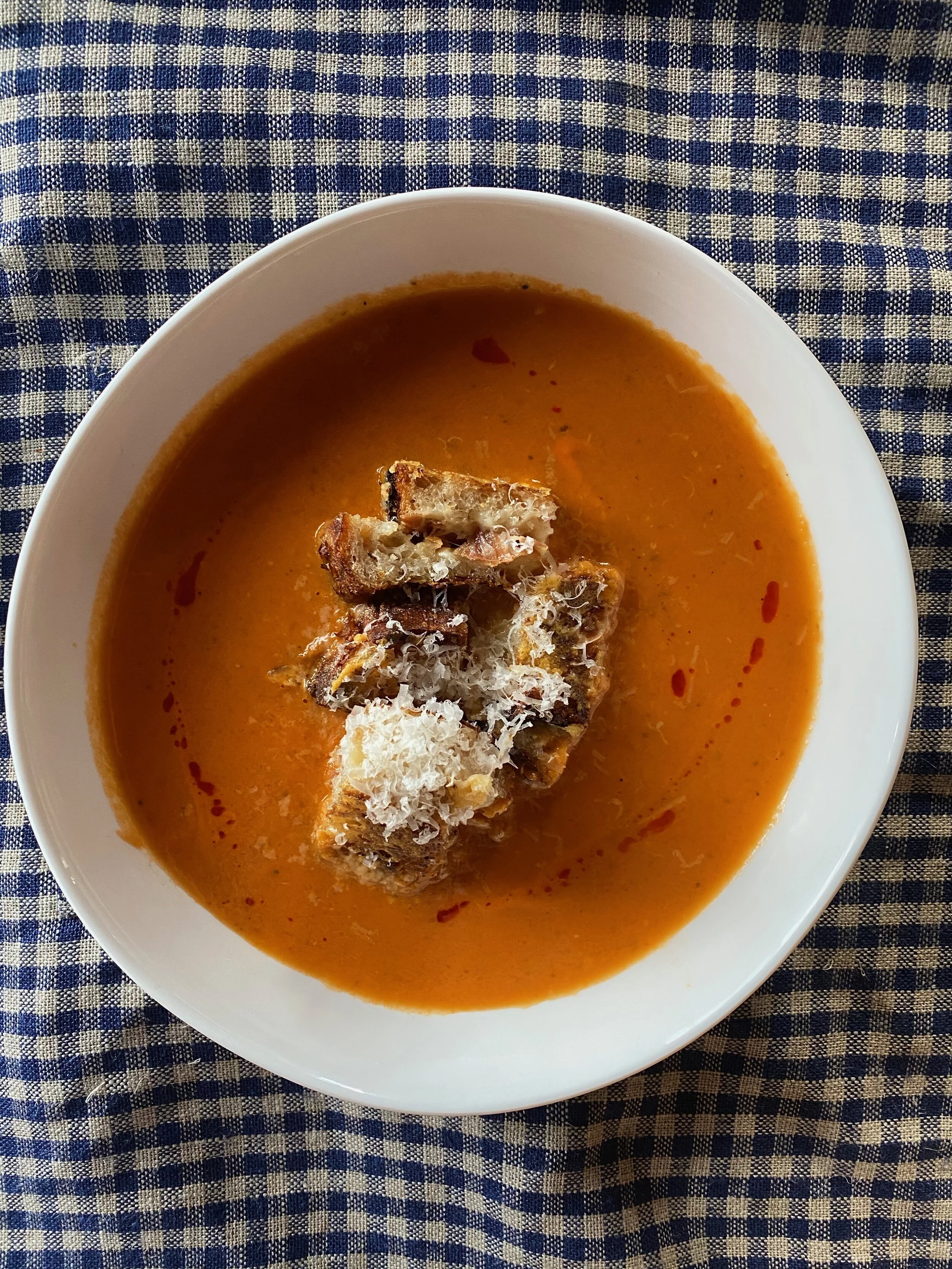 TOMATO SOUP & GRILLED CHEESE CROUTONS