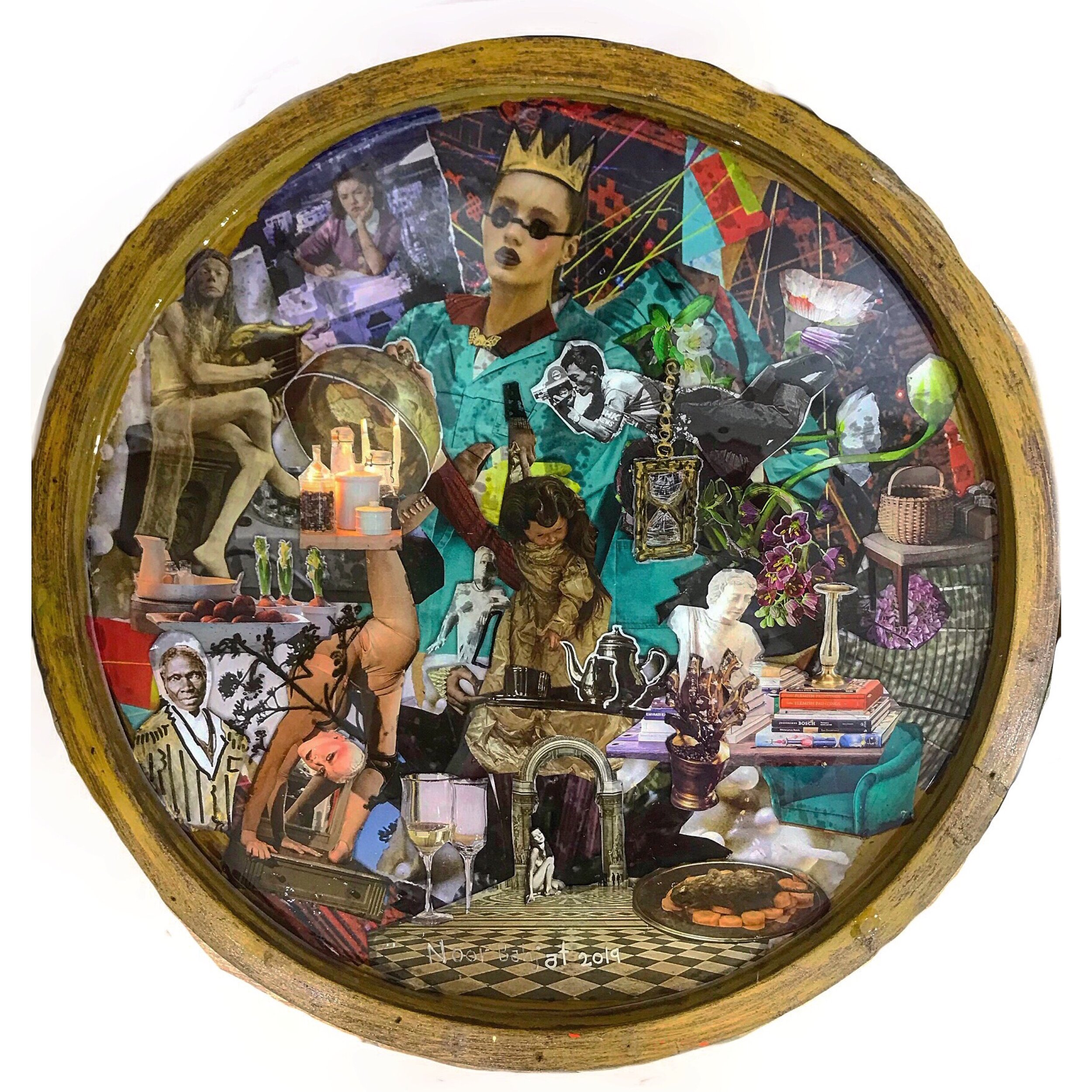 Untitled -35 x35 cm-Collage in a wooden box 2019-Dubai