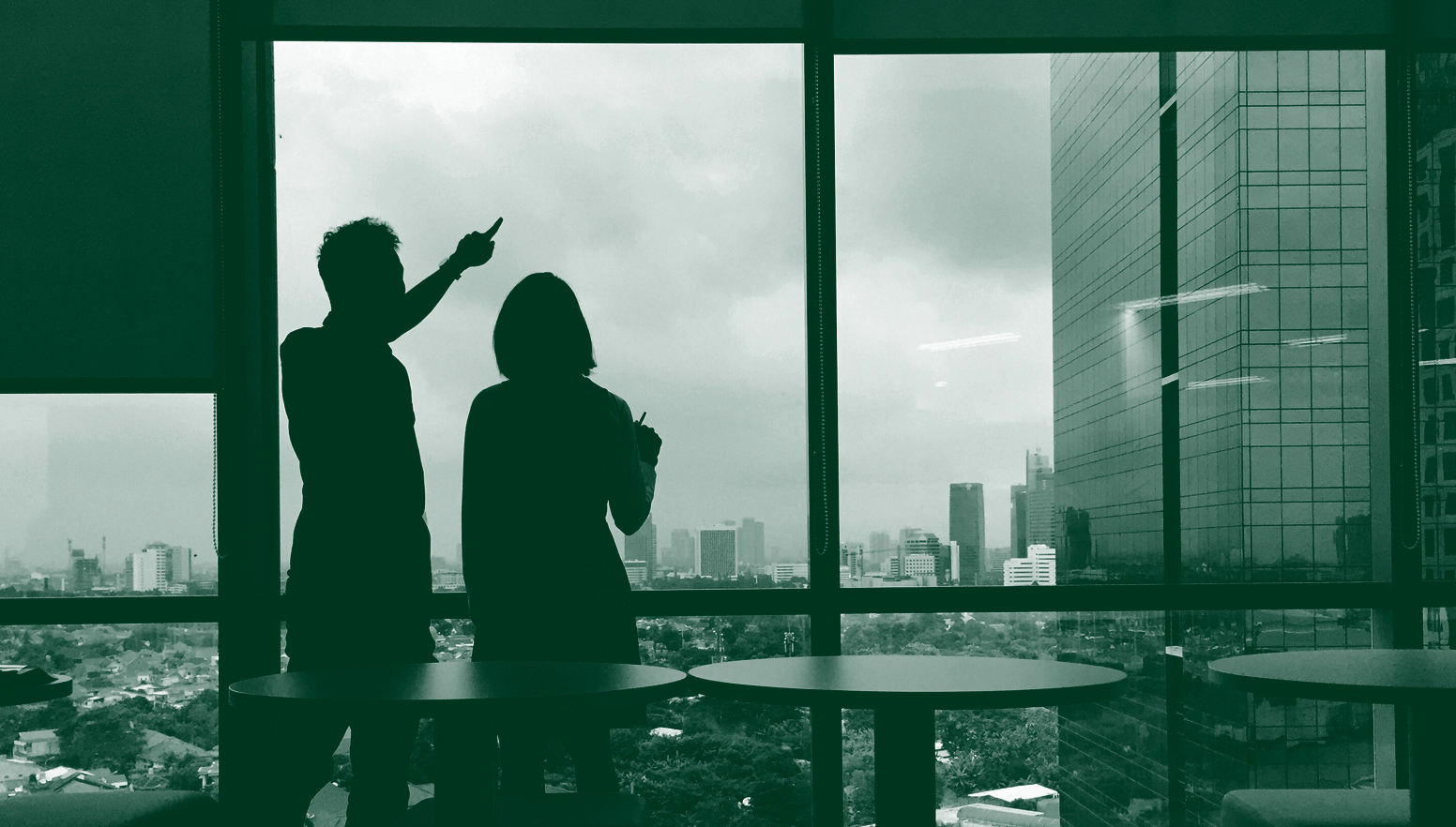 OfficePointing_DUO.jpg