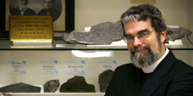 web-guy-consolmagno-alessia-gulianni-cpp_283859.jpeg