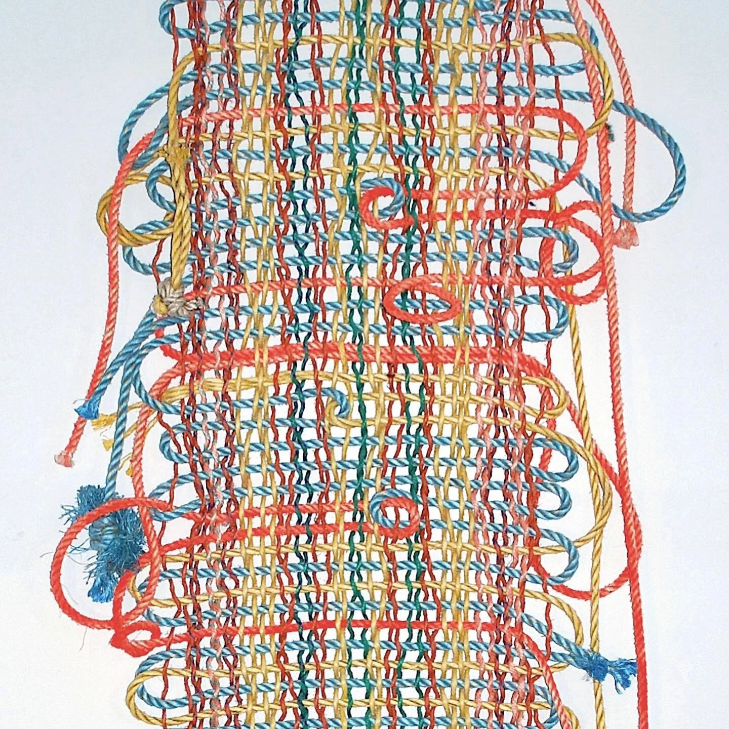 Caught in the Net.

Woven in 2019 at @haystack_school, this piece is a plain weave, discontinuous weft cloth made from fisherman&rsquo;s rope found at the Deer Isle dump. 

It weights 35lbs.🤙🏻

#wovenart #fineart #chicagoartist #wovenwallhanging #r