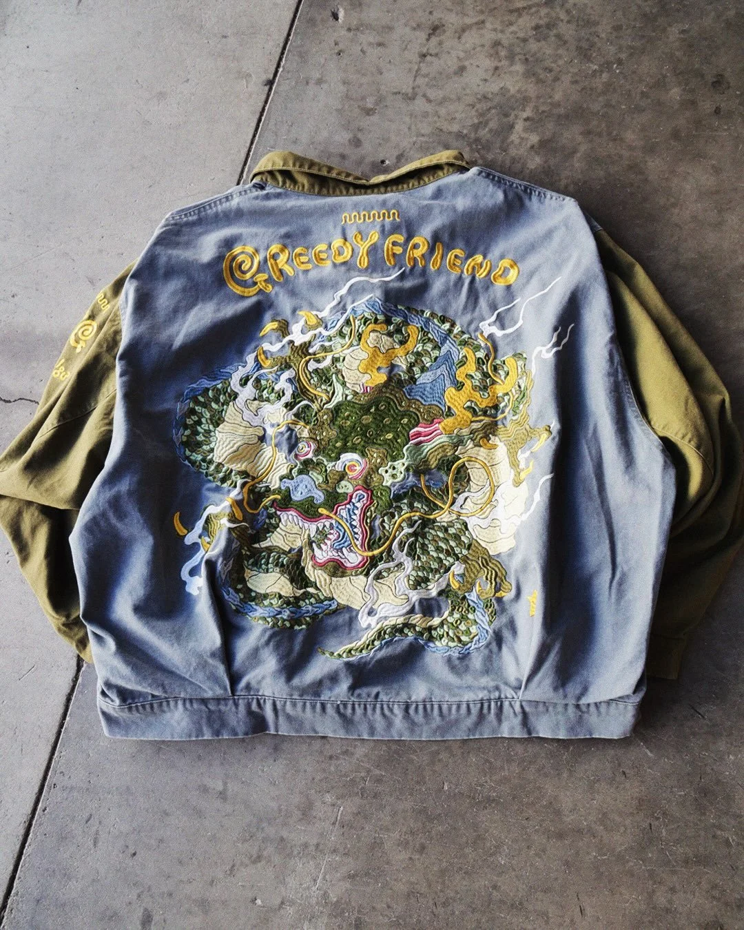 *Close Up Details

@greedyfriend No.183 Green Dragon Jacket by @mutsu_by_pf 🐲

#prospectiveflow
#mutsubypf 
#greedyfriend