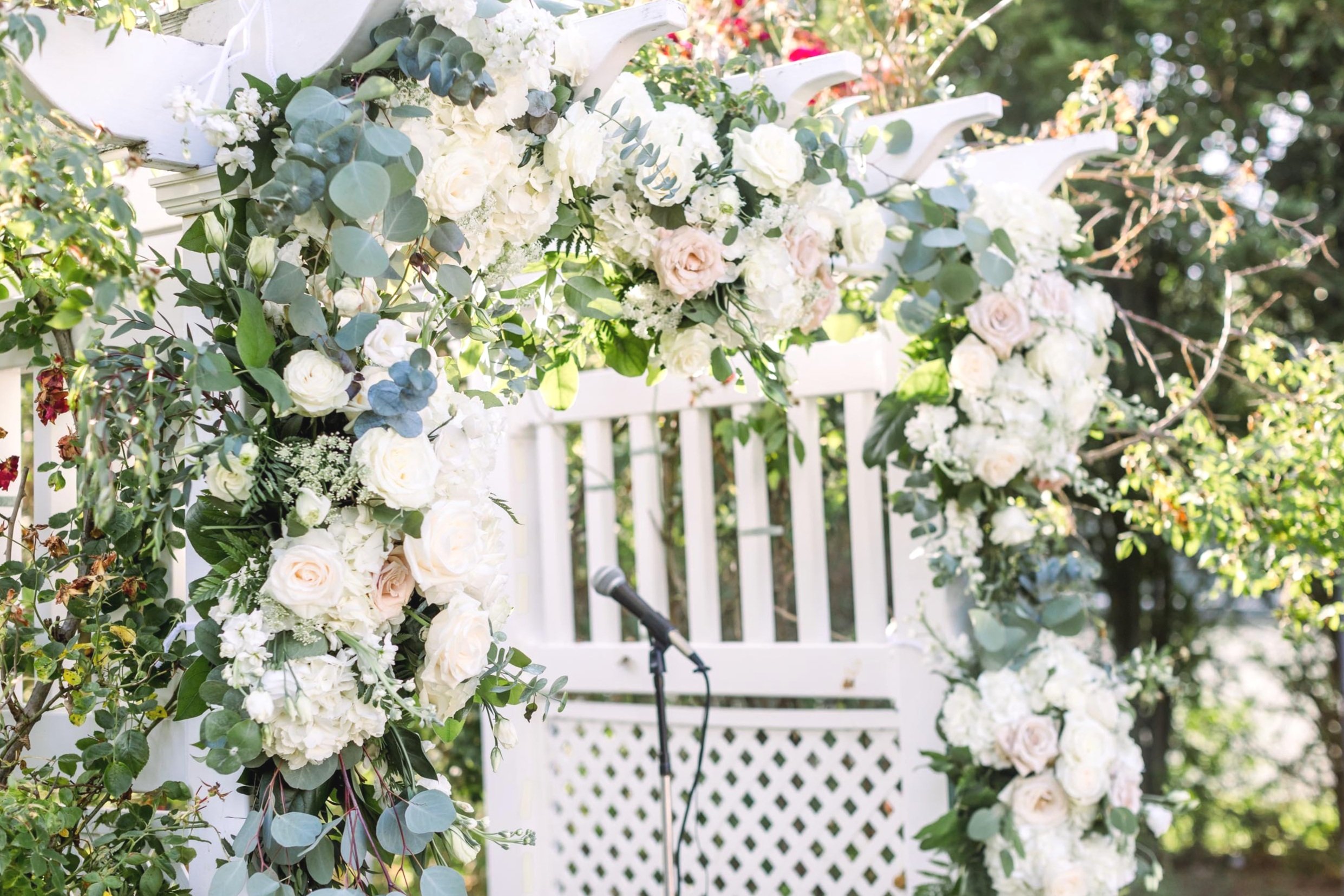 hengstenbergs-florist-weddings-love-story-marley-alex-%C2%A9OliviaCainePhotography-003.jpg