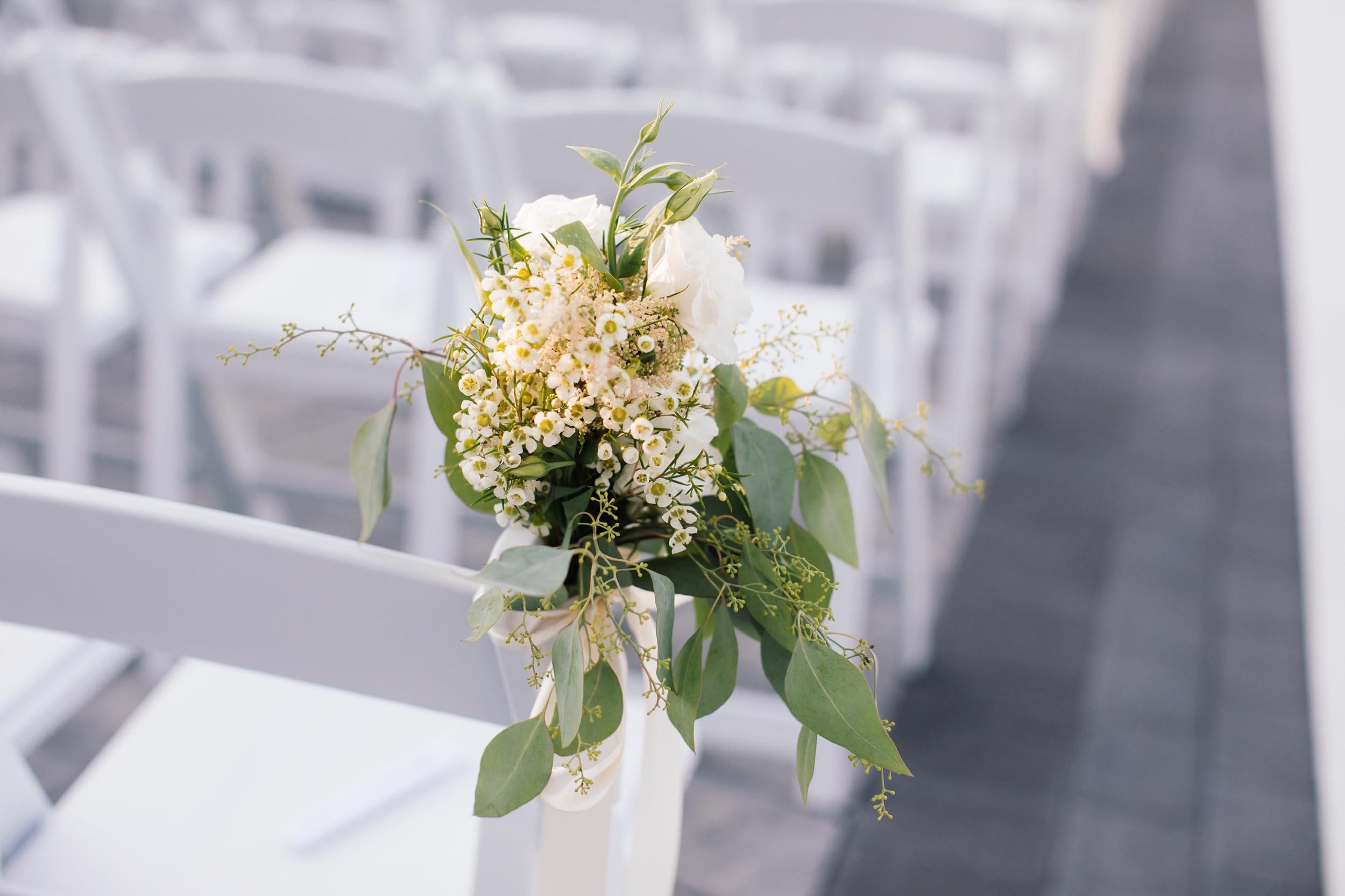 hengstenbergs-florist-weddings-love-story-marisa-nick-©BorisZaretskyPhotography-004.jpg