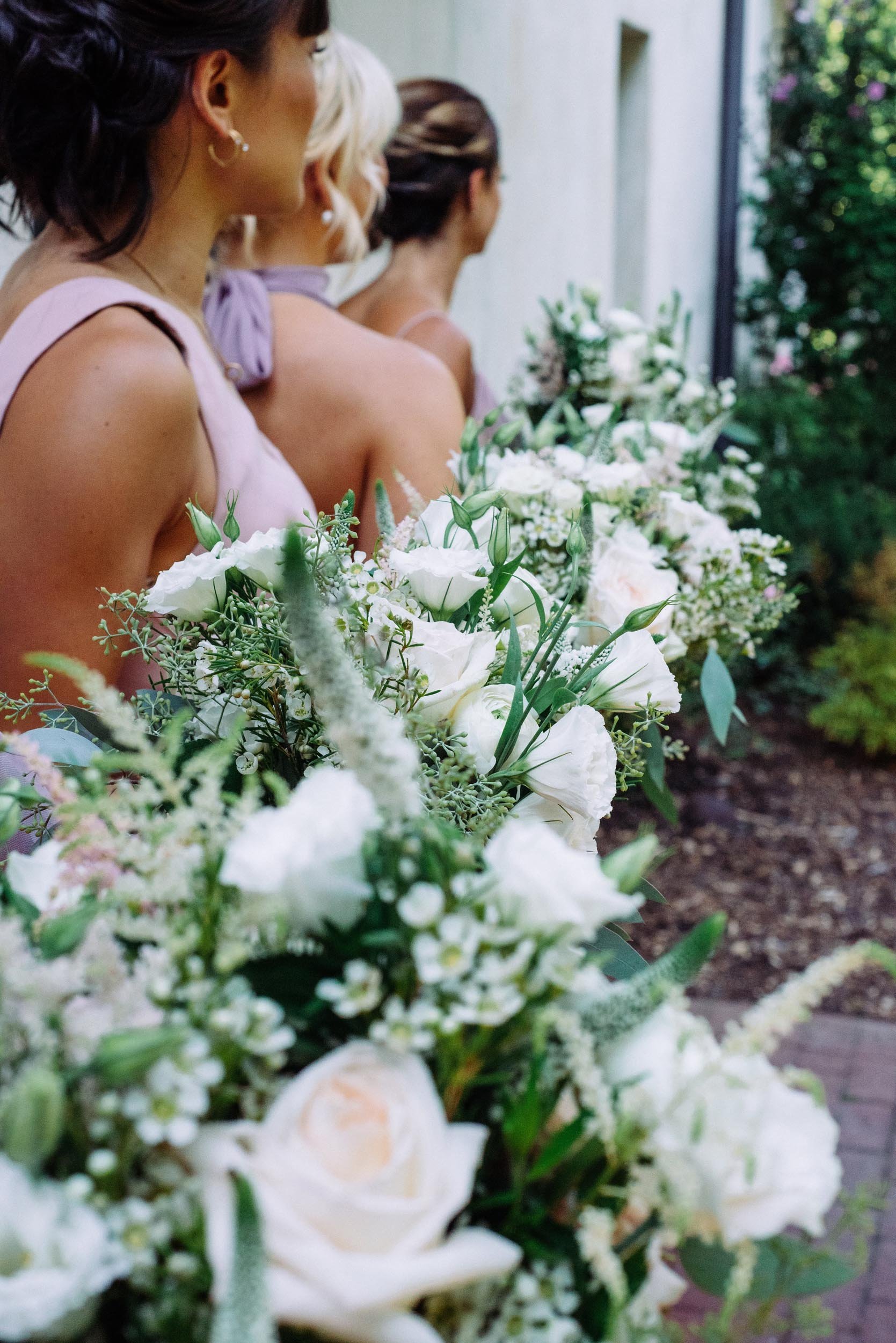 hengstenbergs-florist-weddings-love-story-marisa-nick-©BorisZaretskyPhotography-008.jpg