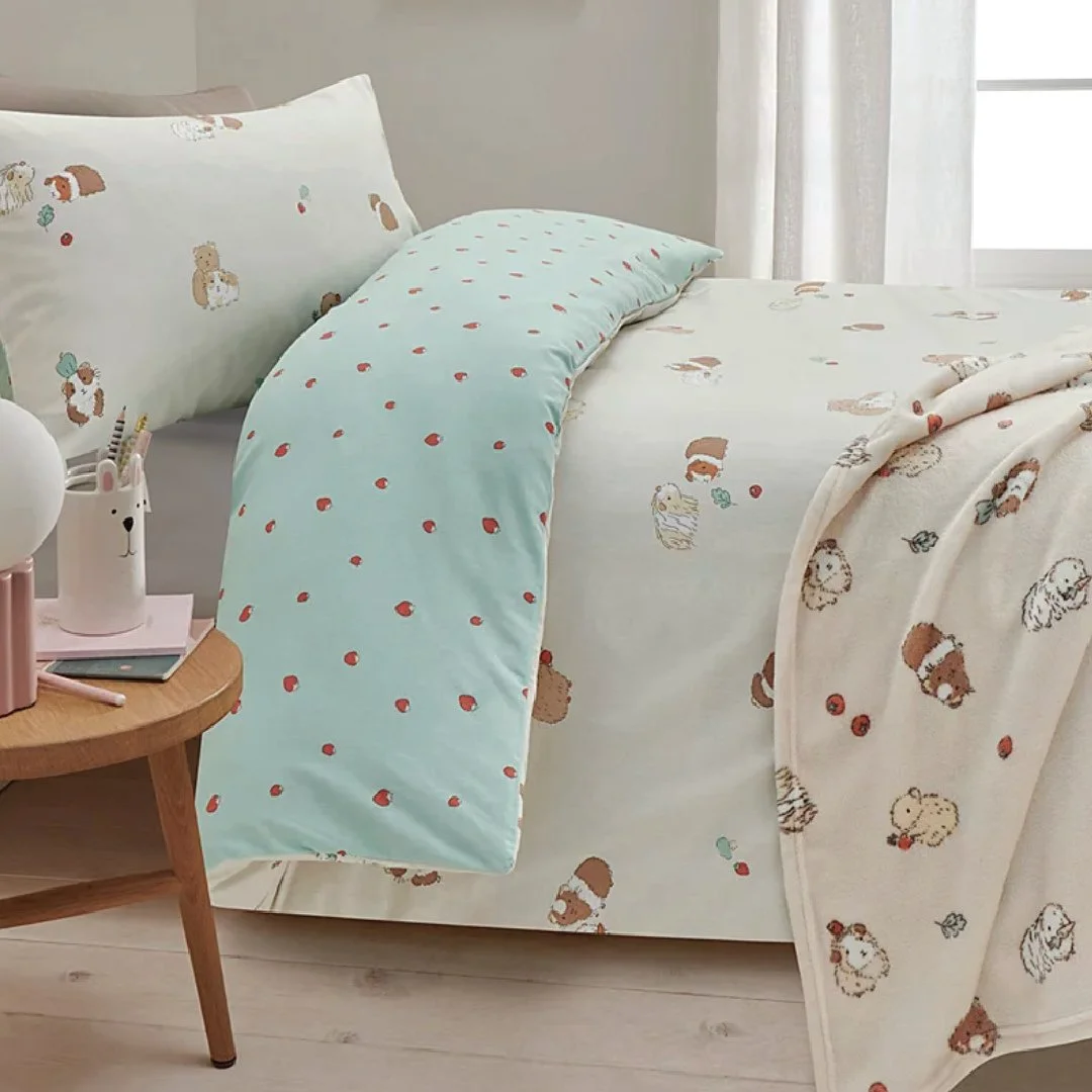 Spotted! 👀⁠
How sweet does our guinea pig artwork look in this collection? From bedding and sleeping bags to hooded towels and blankets, these designs are carefully crafted with versatility in mind&mdash;perfect for creating a cohesive, mix-and-matc
