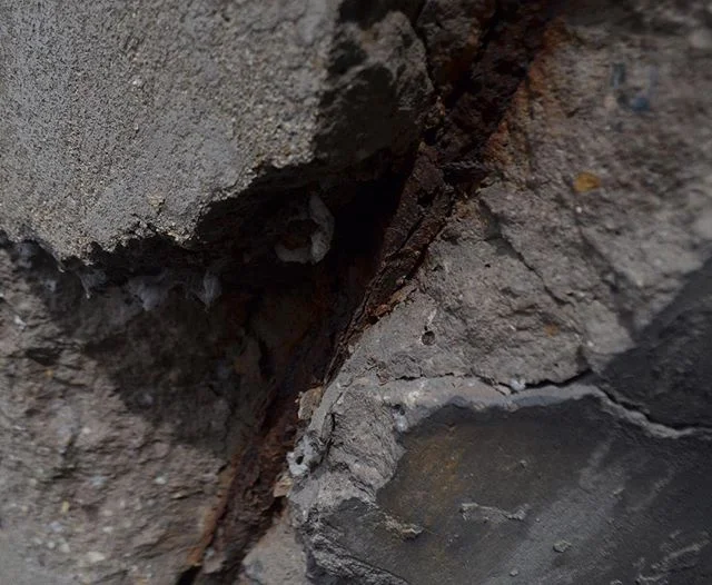 Column Crack. (Union Station, Gary, Indiana)
-----
#abandoned #abandonedplaces #urbanphotography #concrete #rustbelt #rebar #rust #oldunionstation #garyindiana #midwest #stillife