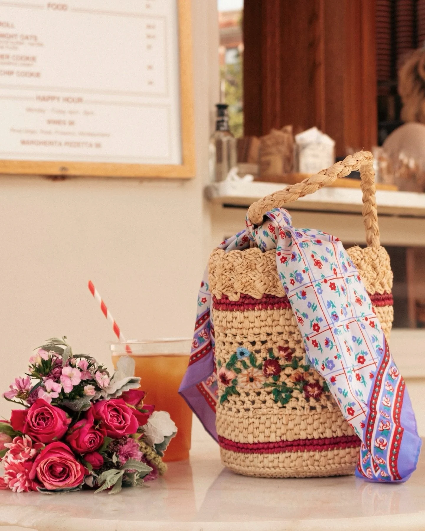 meet me at Fellini Coffee 🥤✨
.
.
.
#petitejoys #pursuepretty #lavieenrouje #rouje #momentsofmine #prettycitynewyork