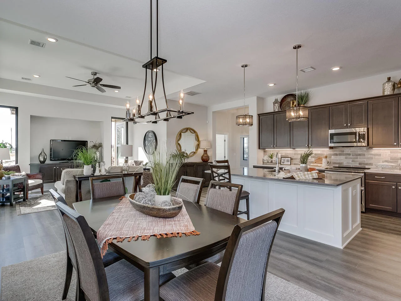 3844 Brush Creek St Wichita KS-005-7-Dining Room-MLS_Size.jpg
