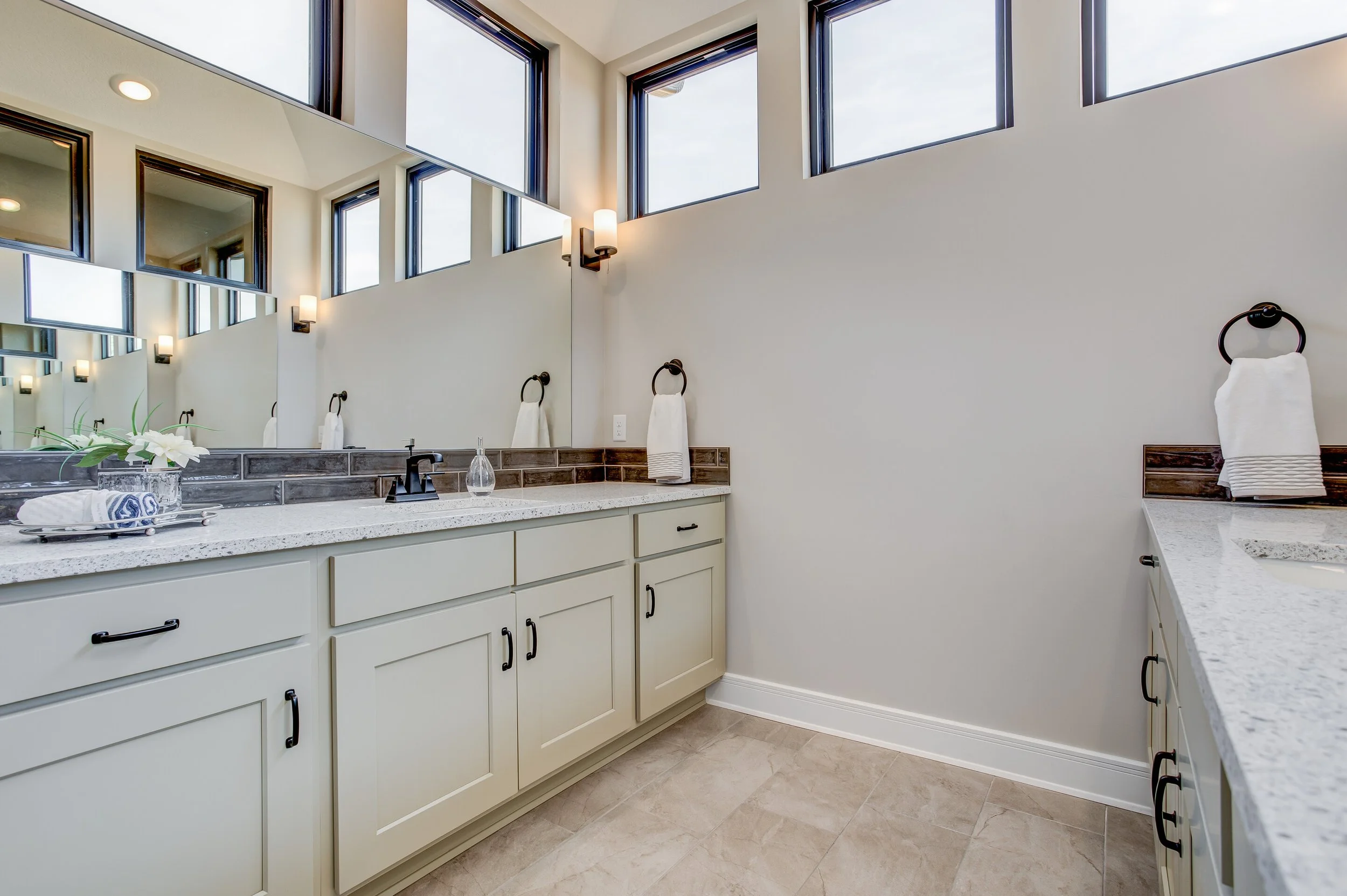 24_3845_N_Brush_Creek_24_mls.jpg