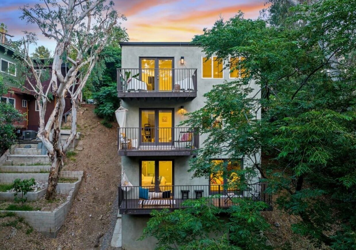 Just Listed!

6239 CRESTWOOD WAY 
HIGHLAND PARK

3 bedrooms 
4 bathrooms 
2064 sq. ft.

Nestled in a canyon-like pocket of Highland Park, this tri-level modern home offers serene tranquility combined with convenient luxuries. Flex-Space can be found 