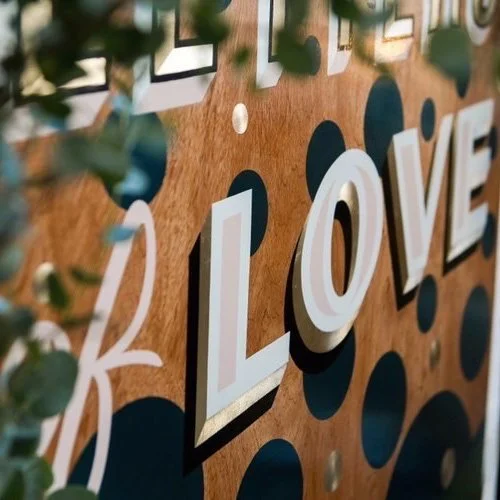 A guide to wedding signs