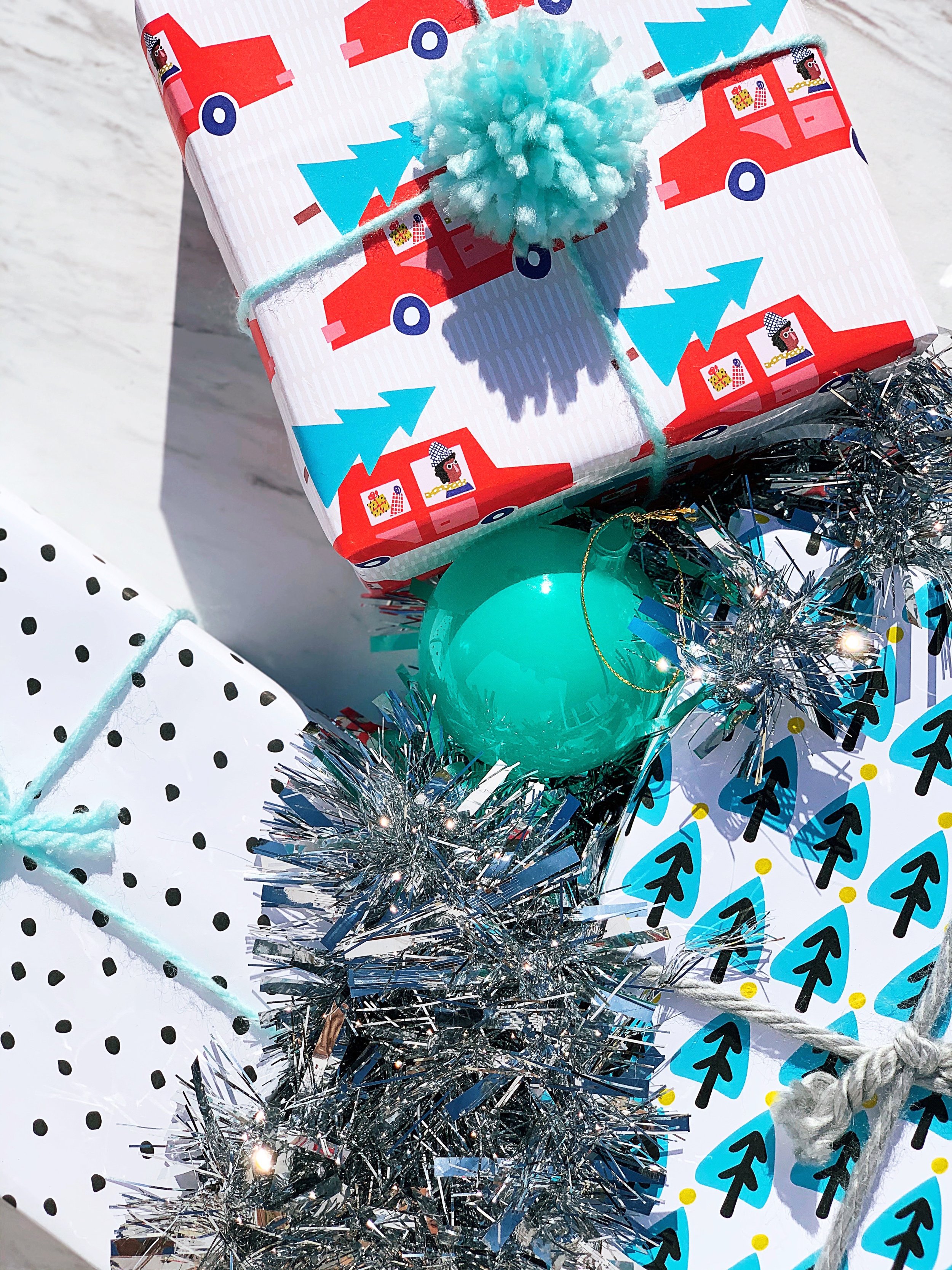 7 Cheap and Easy Holiday Gift Wrap Ideas - Smarty Cents