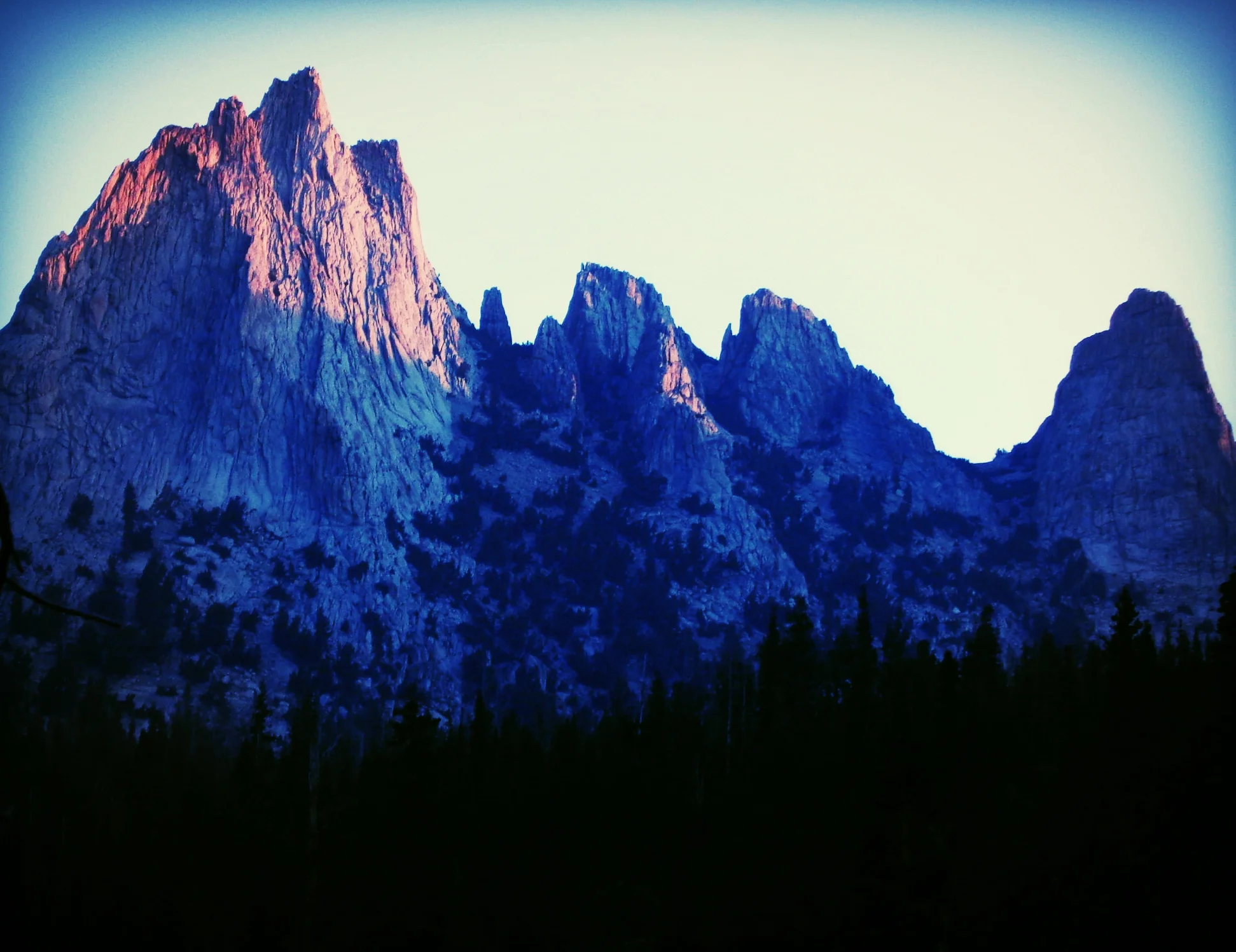 Background images of the Eastern-Sierra Mountains in Tuolomne Meadows - Yosemite National Park.