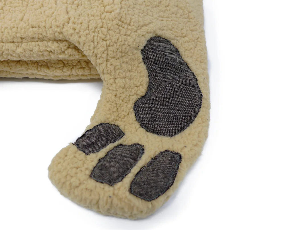 Pillow-Brown_Grey-Detail-Paw.jpg