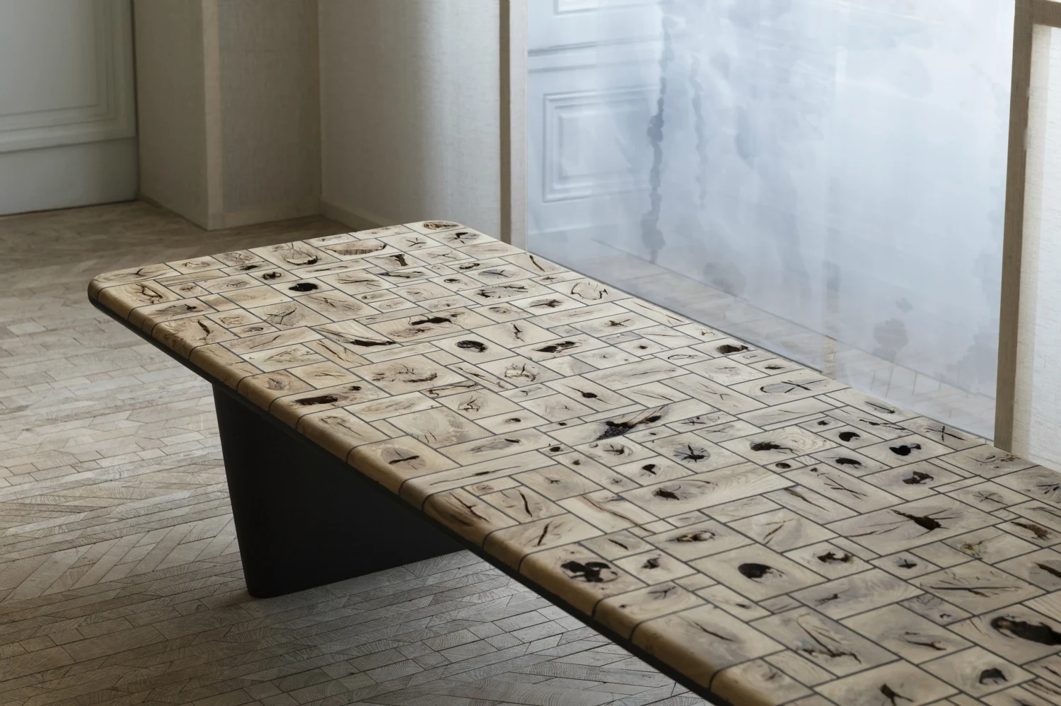 Eyes Table