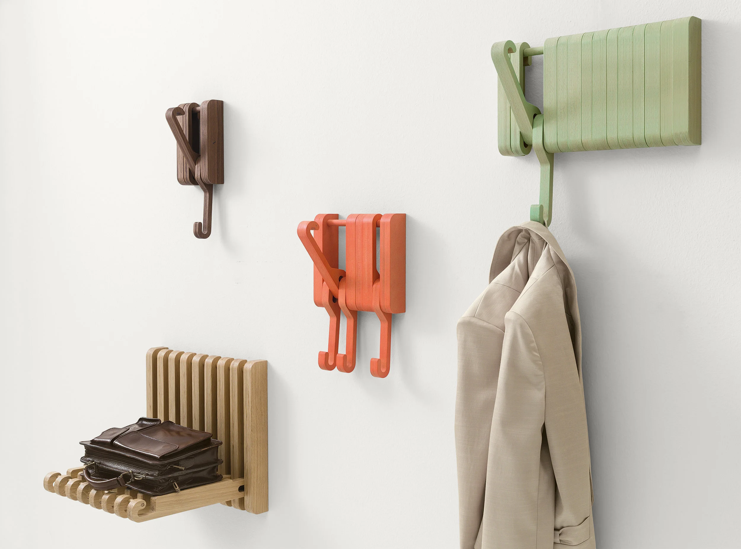 Clothes-Hanger in Solid Wood, Italie