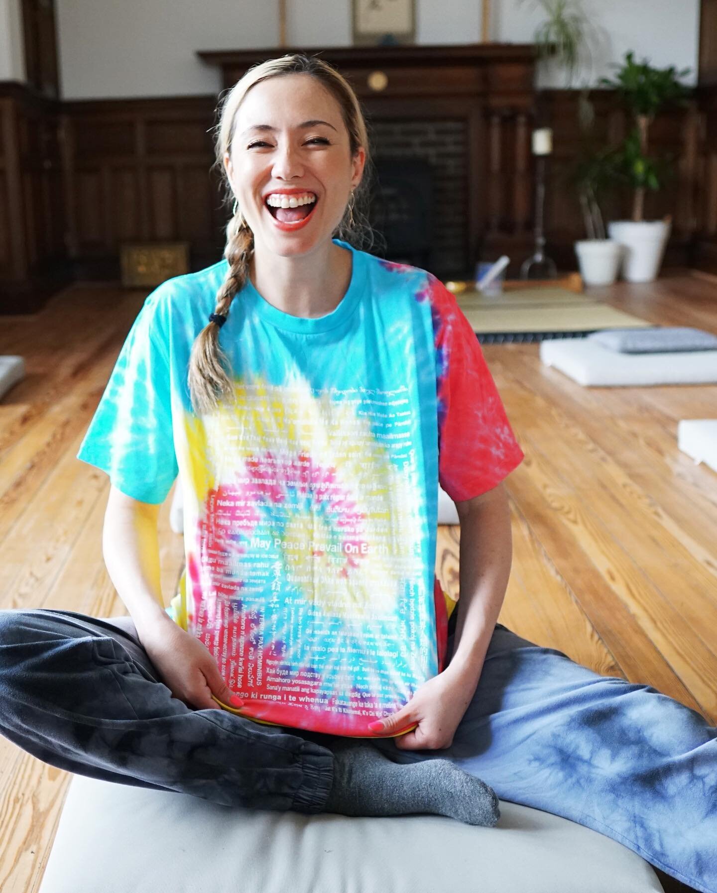 May Peace Prevail On Earth 💚💛💙❤️🧡🤍

#organictshirt #tiedye #maypeaceprevailonearth