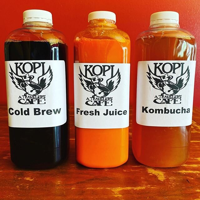 Holy quenchers! 32 ounces&hellip; That&rsquo;s a QUART. Of superb sips. Brewed and juiced here at Kopi. And you can quote me on that. #coldbrewcoffee #freshcarrotjuice #kombuchabrewing #chicagobrew #eaterchicago #chicagocafe #avillechamber