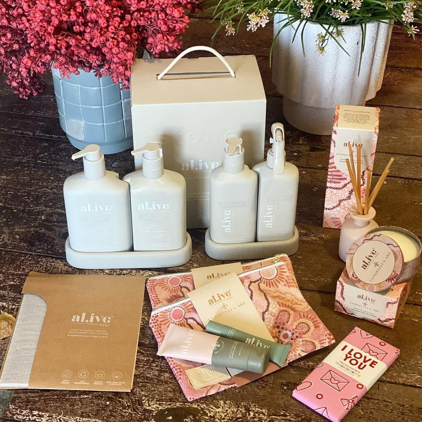 Still looking for the perfect Mother's Day gift? #Coolamon has a number of shopping outlets offering you a great selection of homewares, jewellery, flowers and homemade items. Pop in store and pick up something special. 

If you are still unsure, gra