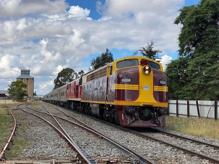 Vintage Rail Journeys visiting Coolamon 