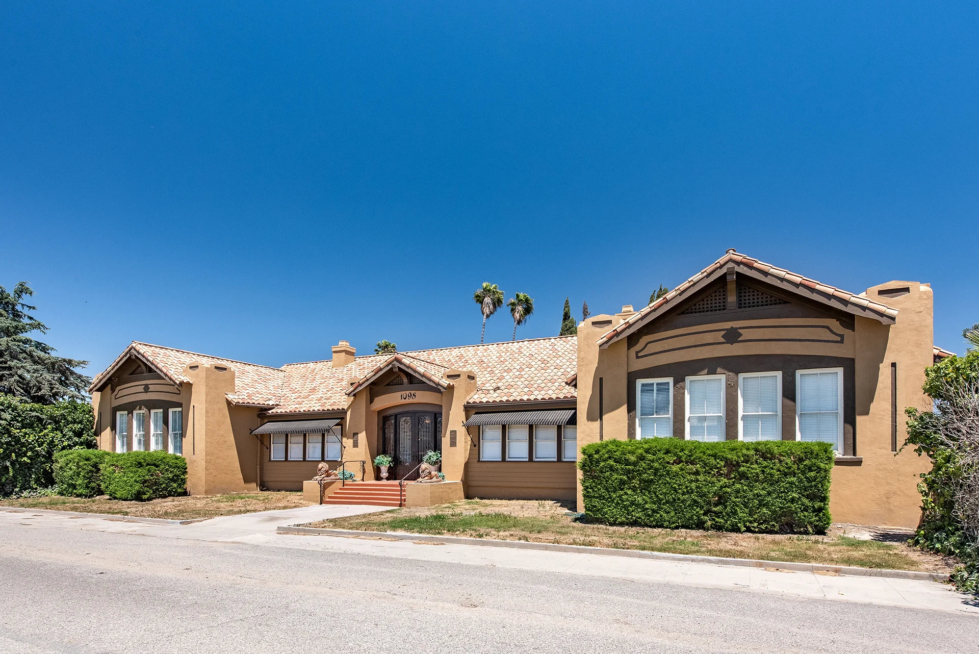 1098-S-Ventura-St-Fillmore-2.jpg