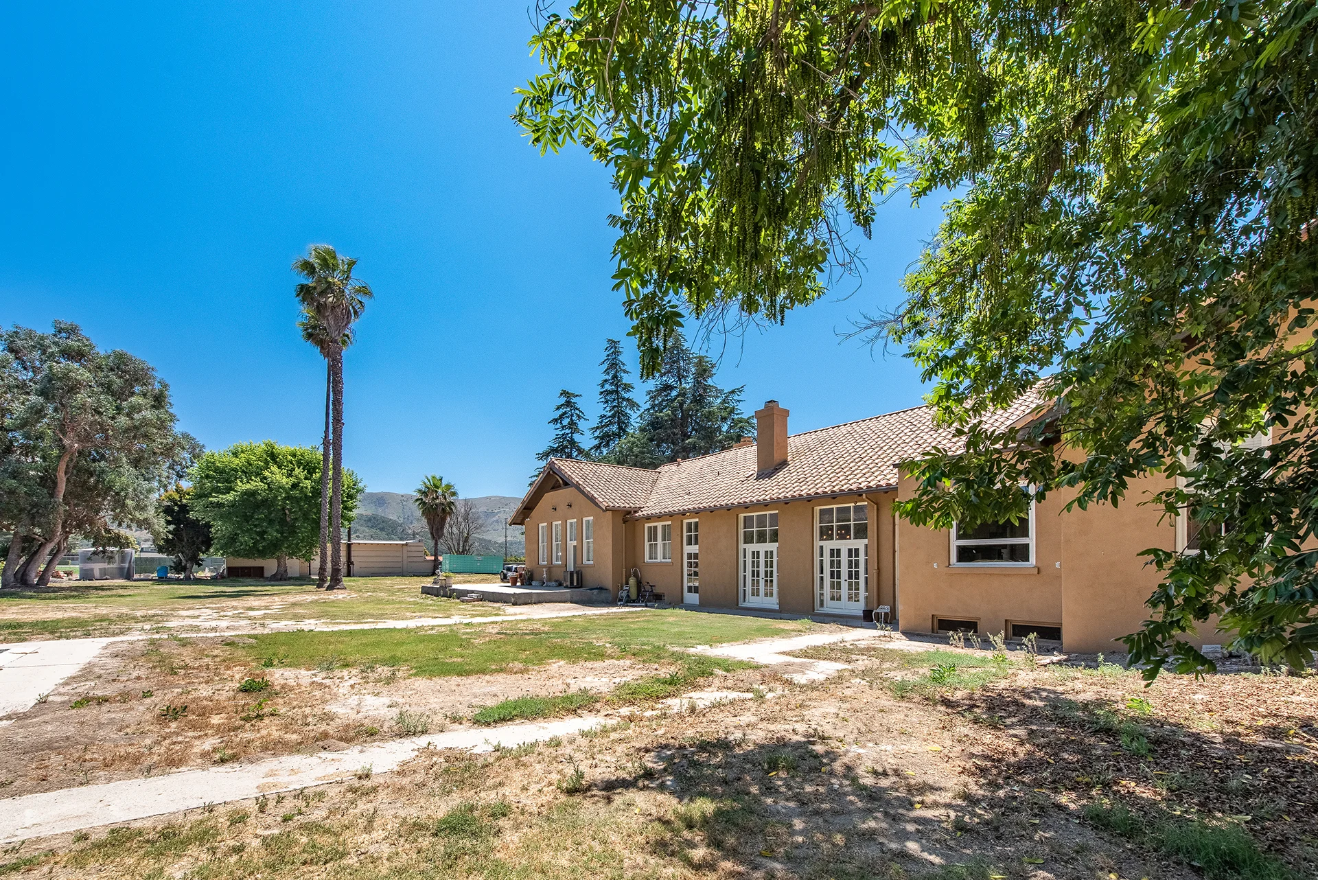 1098-S-Ventura-St-Fillmore-39.jpg