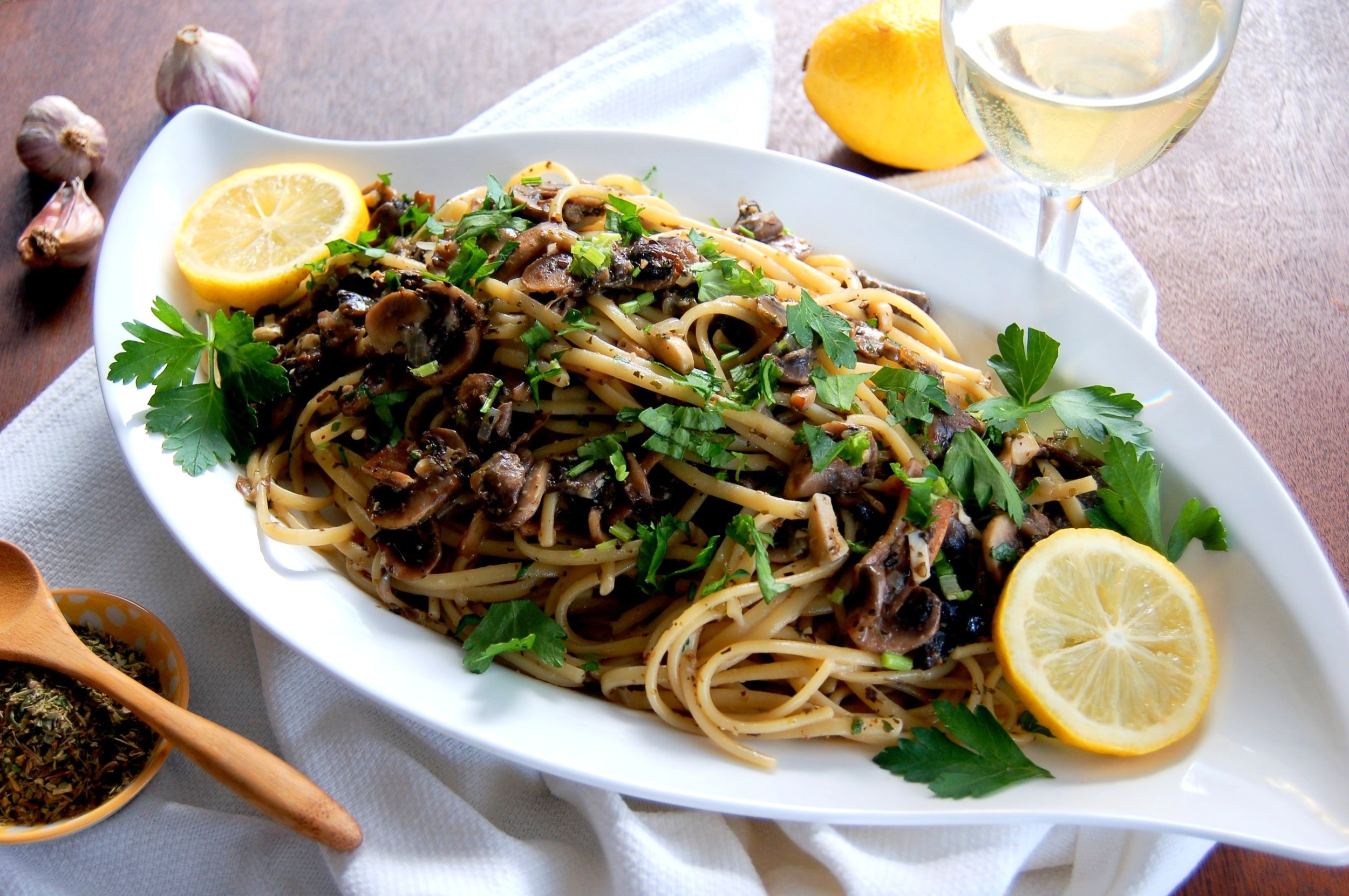 Arvinda%27s+Herbs+de+Toscane+-+lemon+mushroom+linguine.jpg