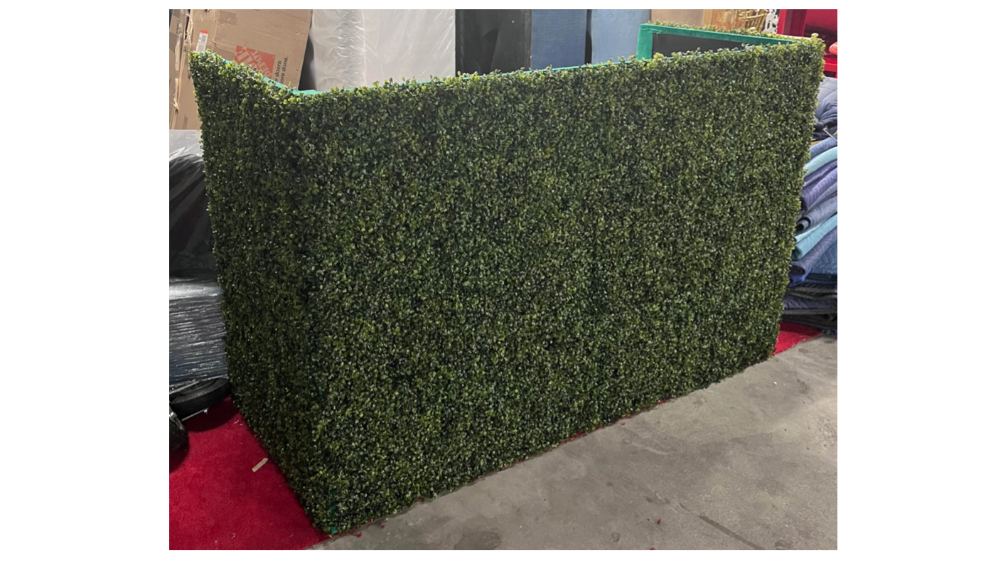 HEDGE FRONT DJ BOOTH