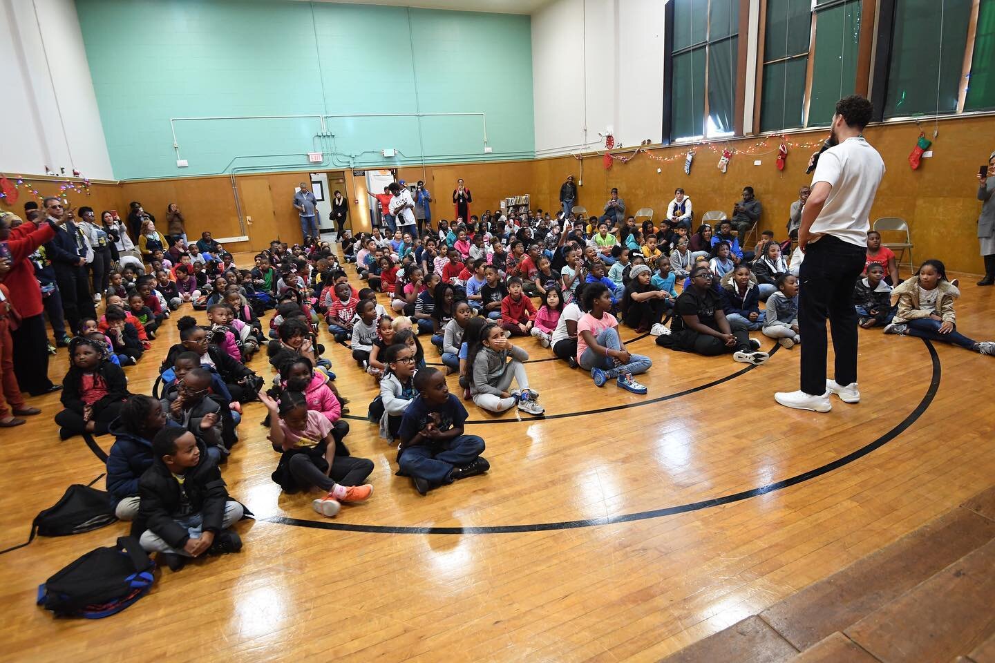 We had a great time celebrating the holidays with the students at Burckhalter Elementary in East Oakland. Big thanks to @mattel for assisting us in giving every student a toy!! @warriors