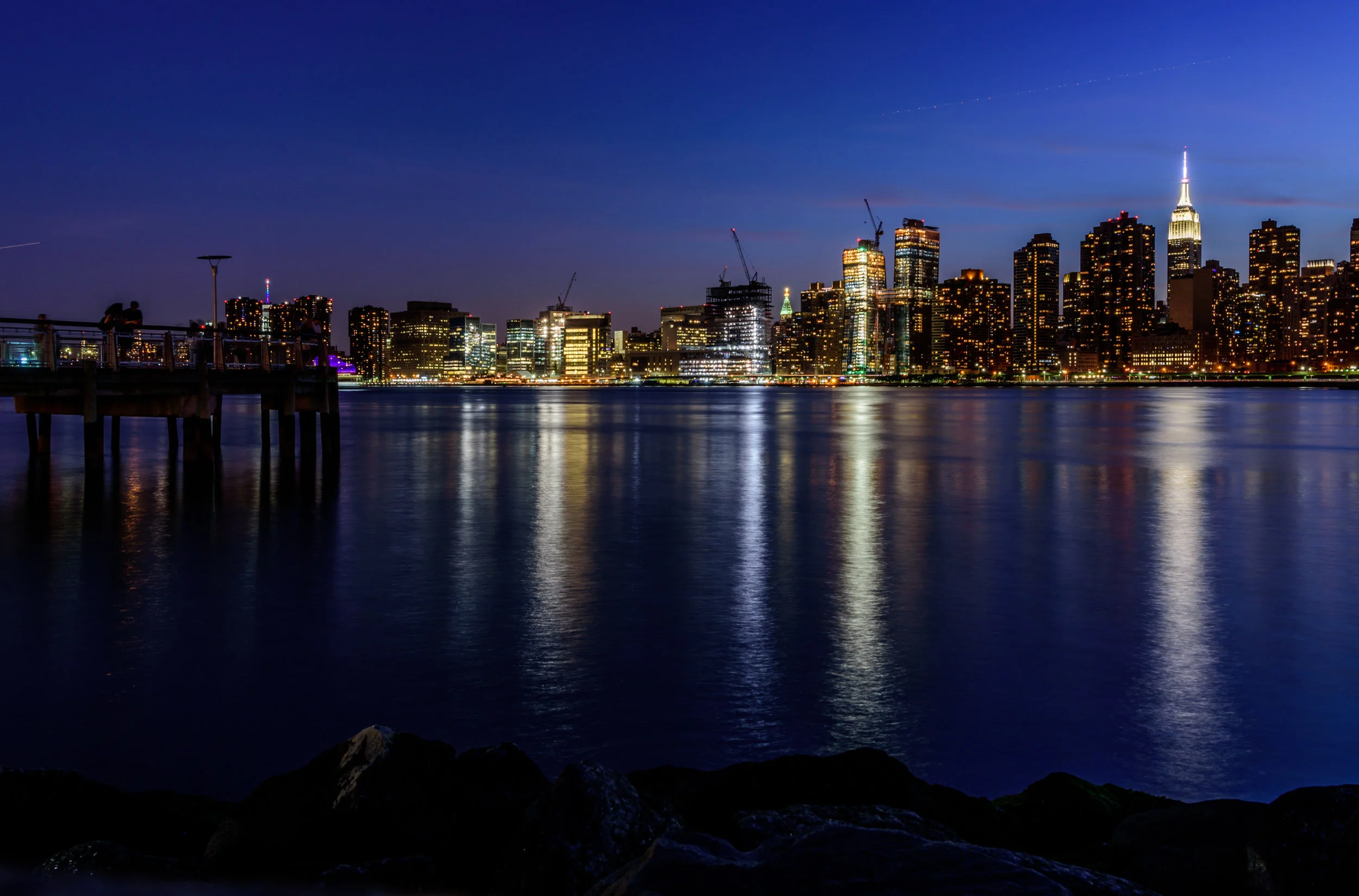 2016-lic-waterfront-view-20160625-01.jpg